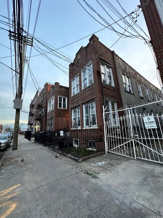 578 Williams Ave, Brooklyn, NY 11207-6253