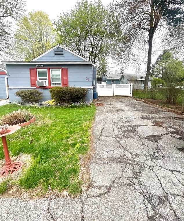 21 Lottie Rd, Kent Lakes, NY 10512