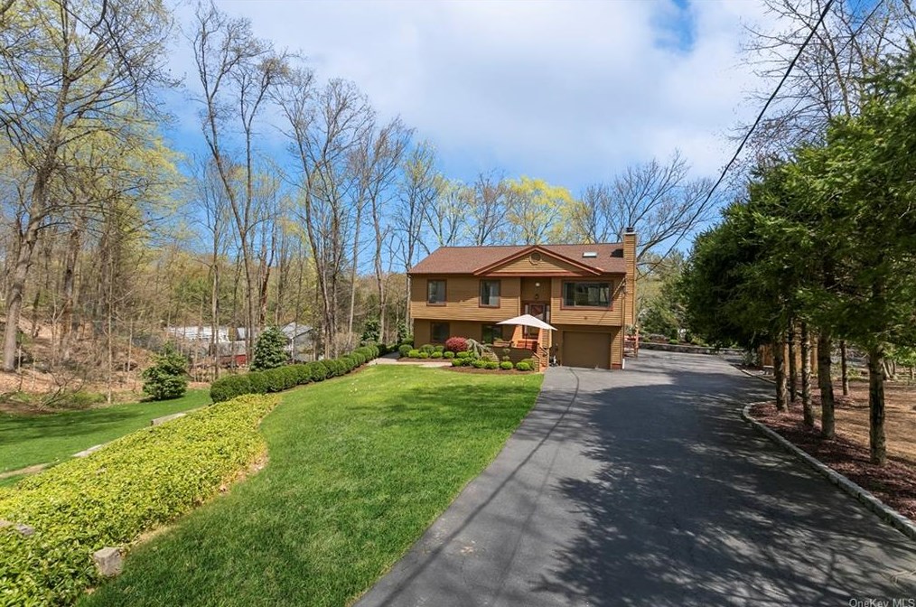 98 Furnace Woods Rd, Cortlandt Manor, NY 10567-6436