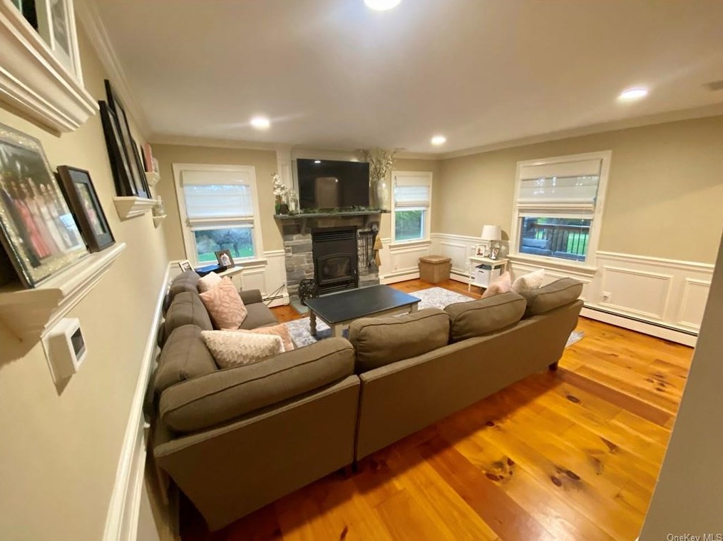 57 Clover Ridge Rd, Westtown NY  10998-3800 exterior