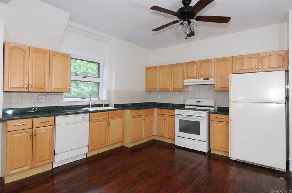 136 Harriman Rd #3, Irvington on Hudson, NY 10533
