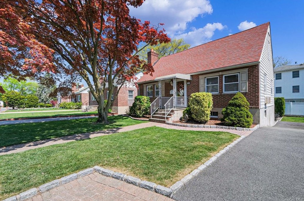 200 Mile Square Rd, Yonkers, NY 10701-5312