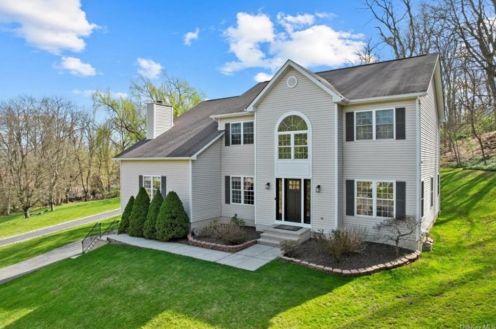 15 Drake Ln, White Plains, NY 10607