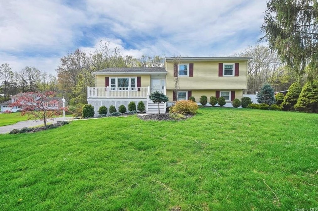 12 Amy Rd, Washingtonville, NY 10992