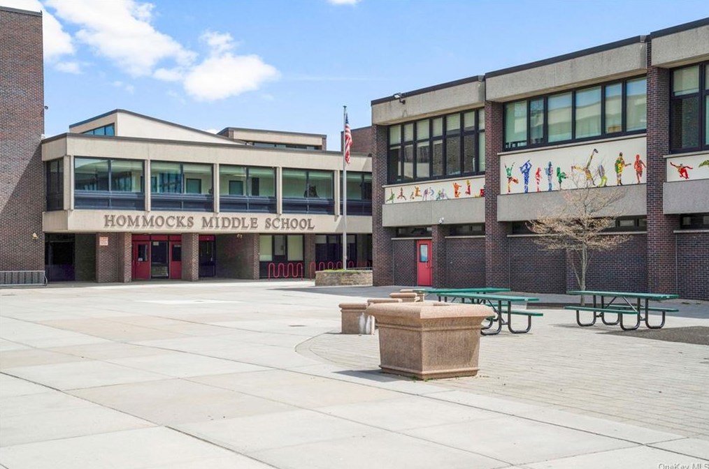 419 Warren Ave, Mamaroneck NY  10543-1332 exterior