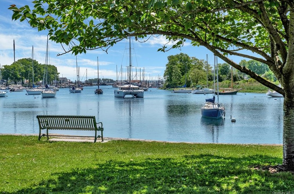 419 Warren Ave, Mamaroneck NY  10543-1332 exterior