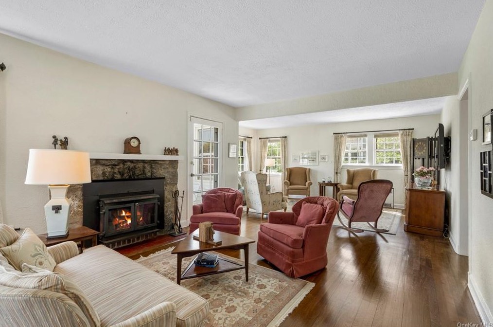 419 Warren Ave, Mamaroneck NY  10543-1332 exterior