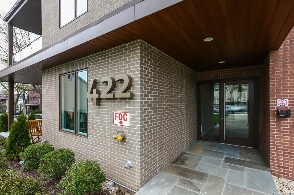 422 E Boston Post Rd #103, Mamaroneck, NY 10543