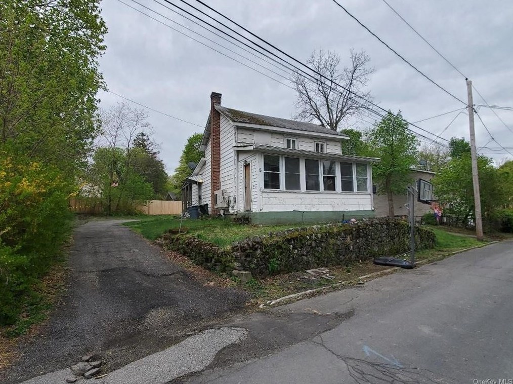 5 1st St, Cornwall Hud, NY 12520