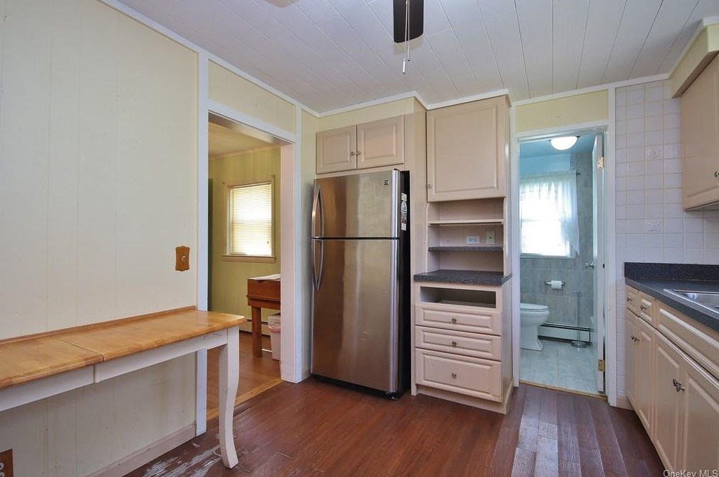 477 N Little Tor Rd, New City, NY 10956