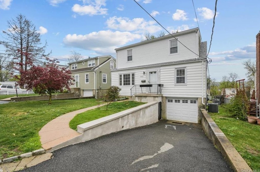 13 Larrimore Rd, Yonkers, NY 10710-3412