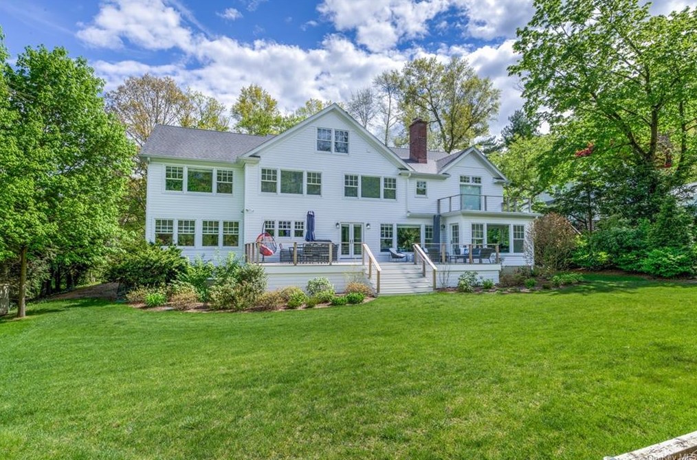 58 Griffen Ave, Scarsdale, NY 10583