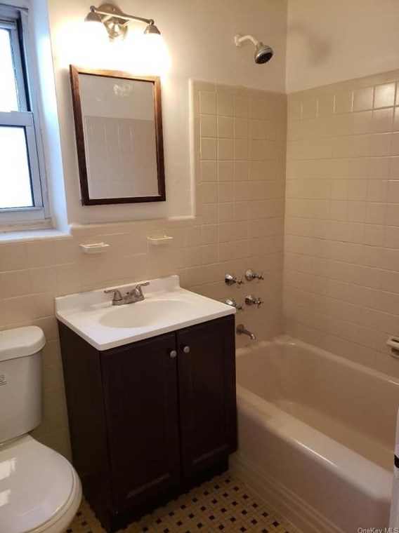 1632 Tomlinson Ave, Bronx, NY 10461