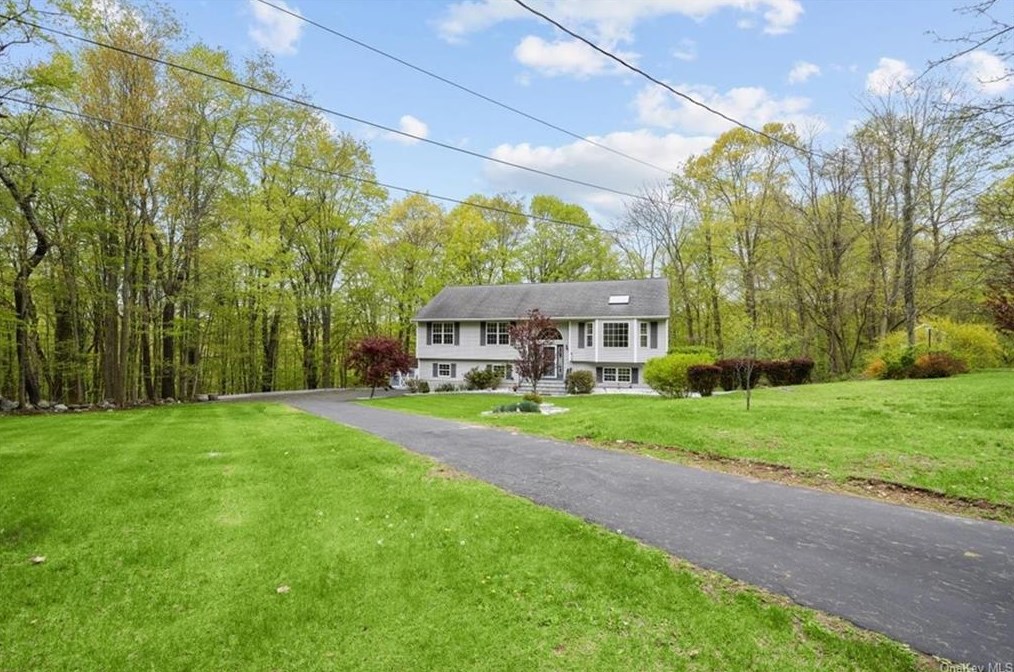 158 Union Valley Rd, Mahopac, NY 10541