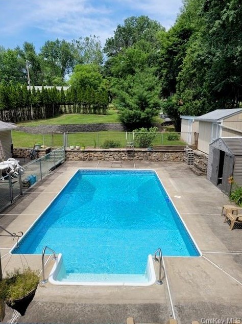 39 Montclair Ave, Chestnut Ridge, NY 10952