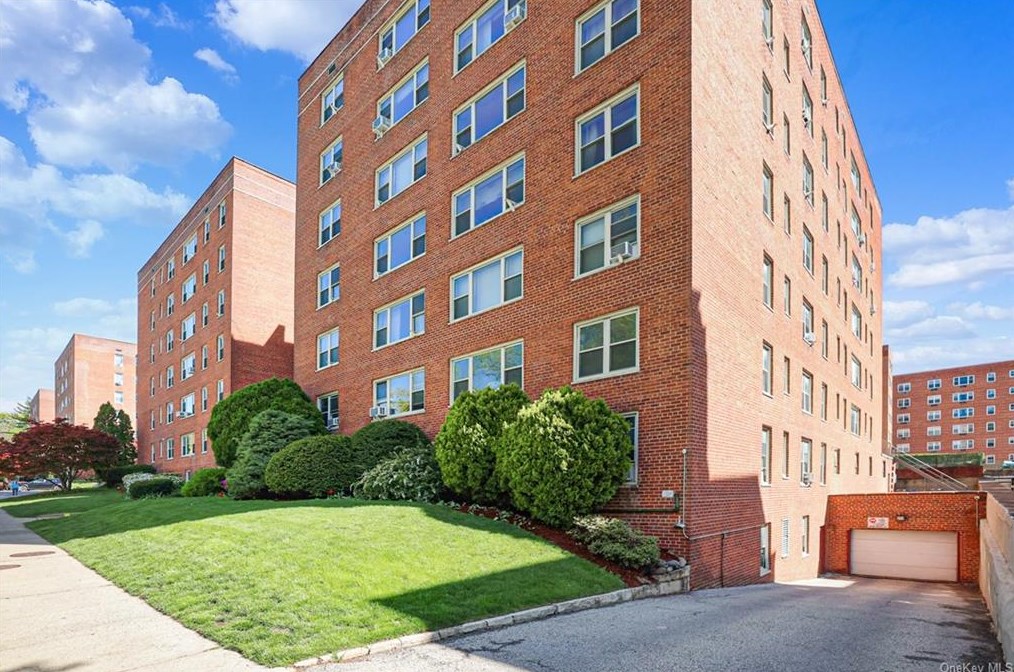 30 N Broadway #4g, White Plains, NY 10601