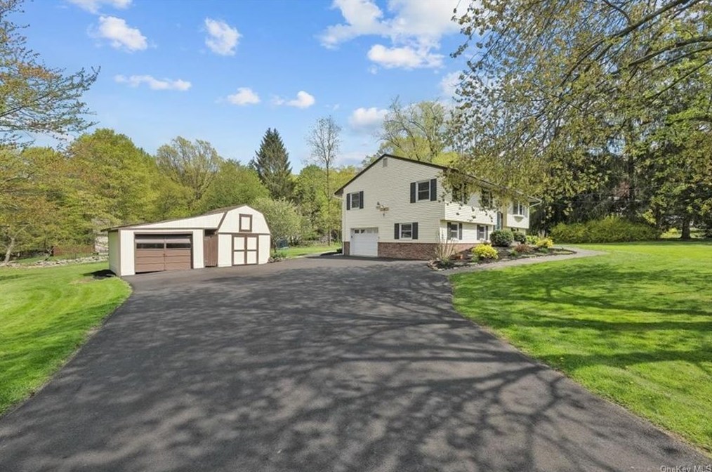 7 Tara Dr, Cornwall, NY 12518
