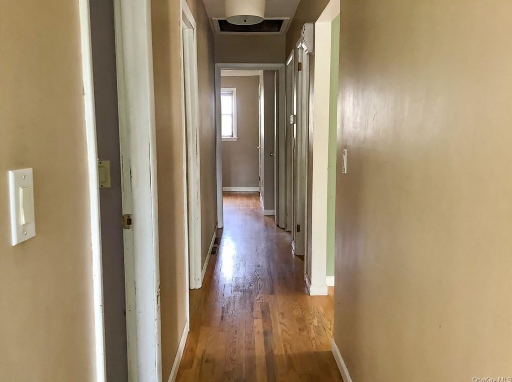 24 Faye Ave, Newburgh NY  12553-7708 exterior