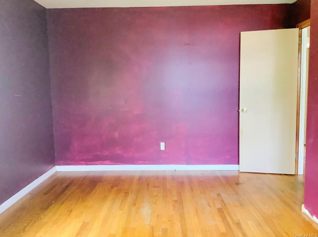 24 Faye Ave, Newburgh NY  12553-7708 exterior