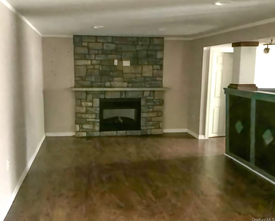 24 Faye Ave, Newburgh NY  12553-7708 exterior