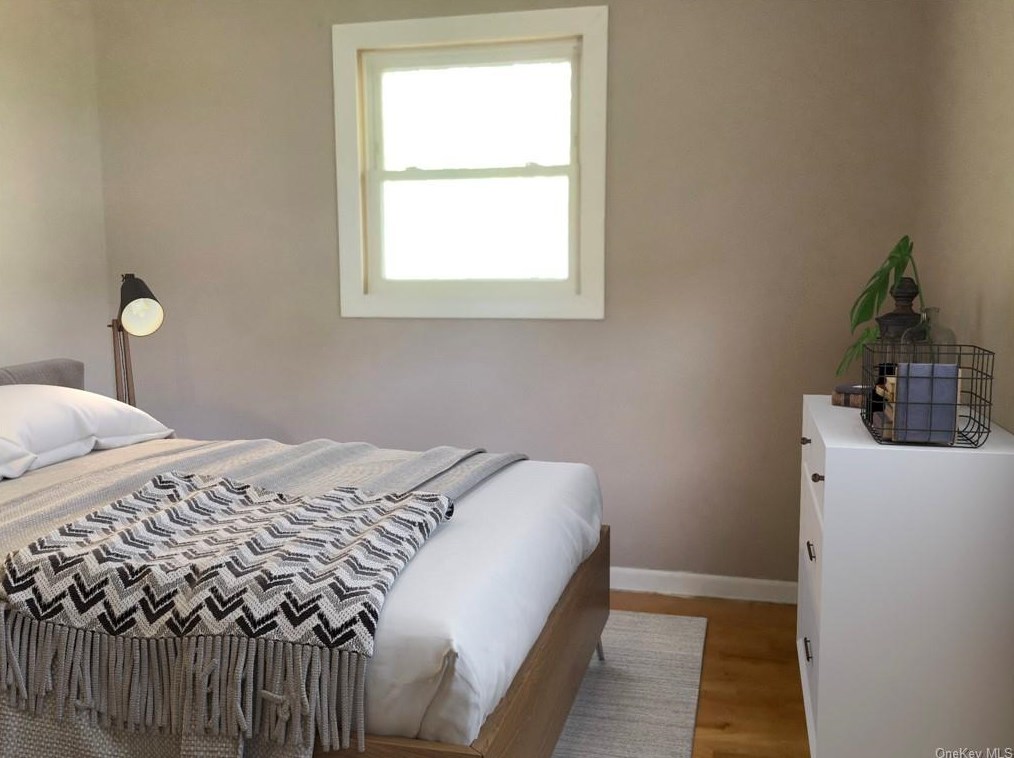 24 Faye Ave, Newburgh NY  12553-7708 exterior