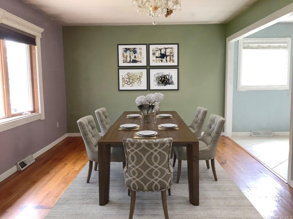 24 Faye Ave, Newburgh NY  12553-7708 exterior