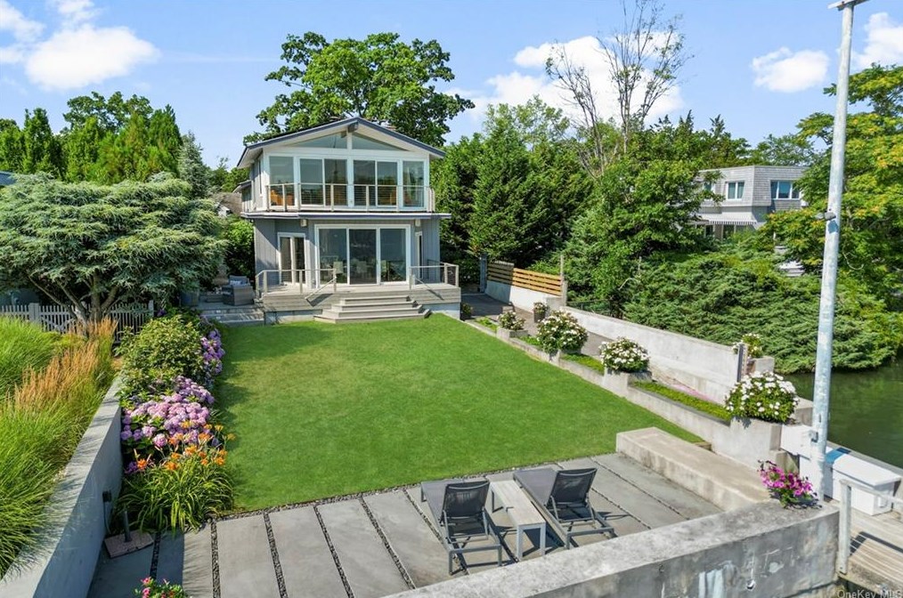 714 The Cres, Mamaroneck, NY 10543-4531