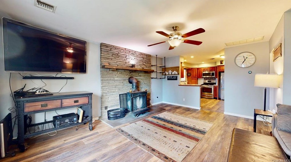 146 S Conger Ave, Congers, NY 10920