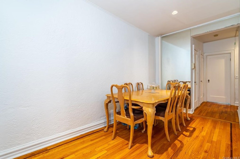 27 N Central Ave #4d, Hartsdale, NY 10530