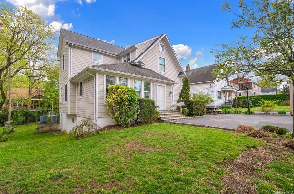 1617 Urban St, Mamaroneck, NY 10543-1322