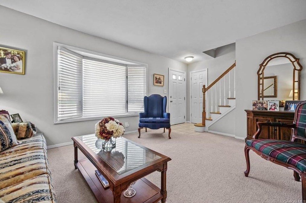 76 W Ramapo Rd, Garnerville, NY 10923