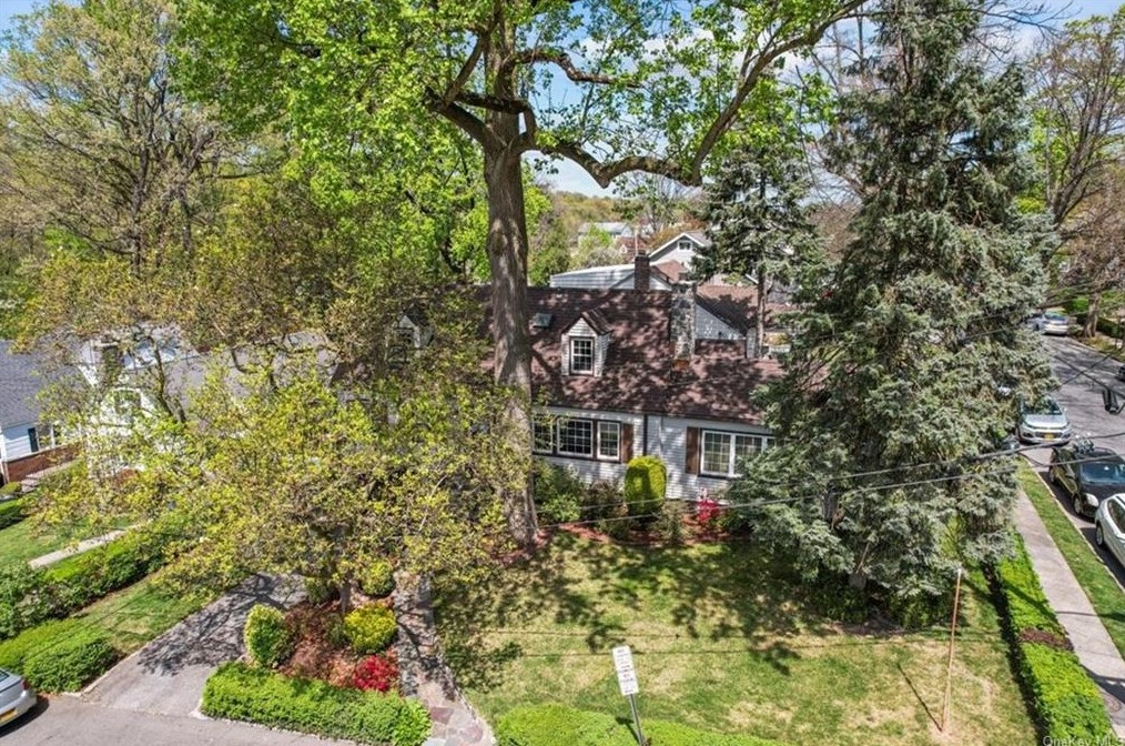 31 Tibbetts Rd, Yonkers, NY 10705-4624