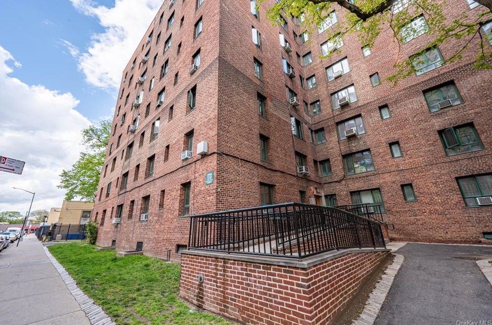 1722 Purdy St #2f, Bronx, NY 10462