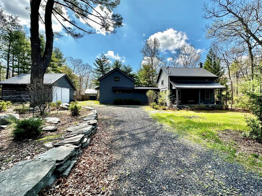 182 Haring Rd, Barryville, NY 12719