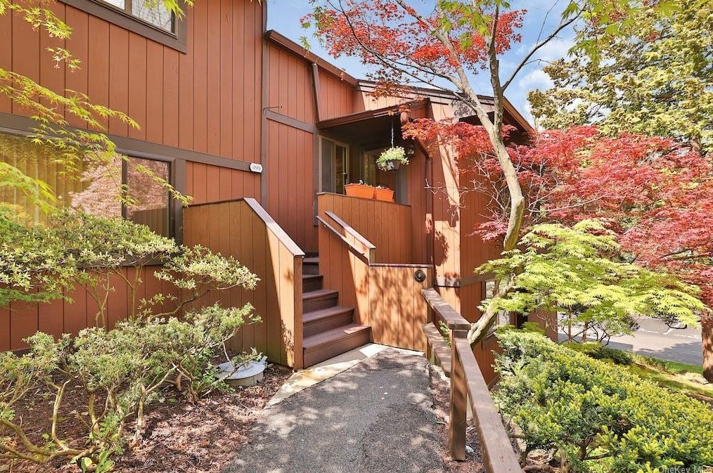 499 Martling Ave, North Tarrytown, NY 10591-4717