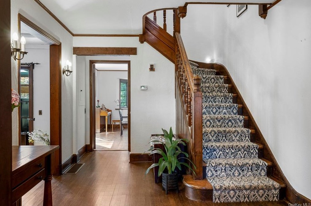 77 Eton Rd, Yonkers, NY 10708-6504