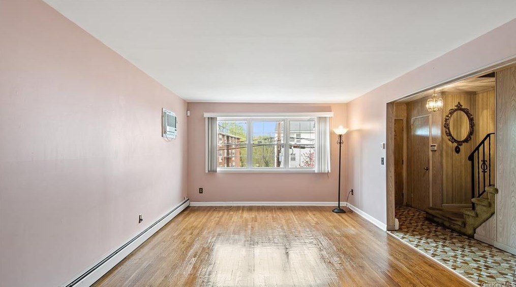 204 Hoover Rd, Yonkers, NY 10710-3409