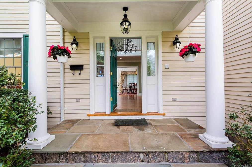 16 Ogden Rd, Scarsdale, NY 10583