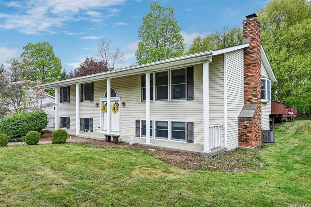 58 Winchester Dr, Monroe, NY 10950-3912