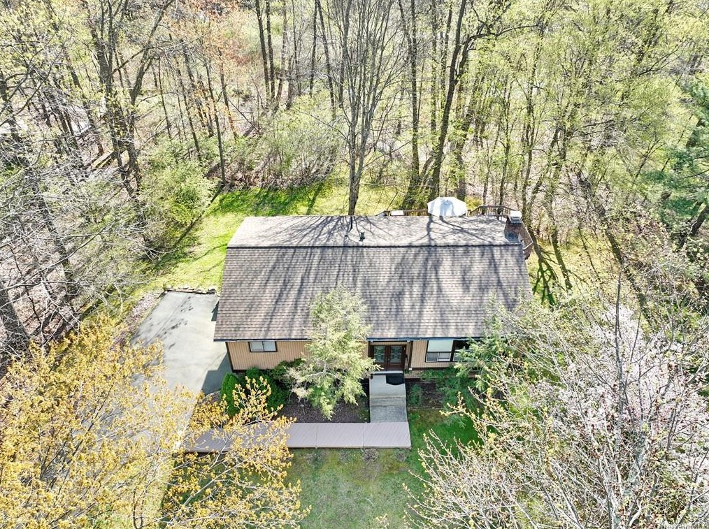 9 Stonehurst Ct, Mount Ivy, NY 10970