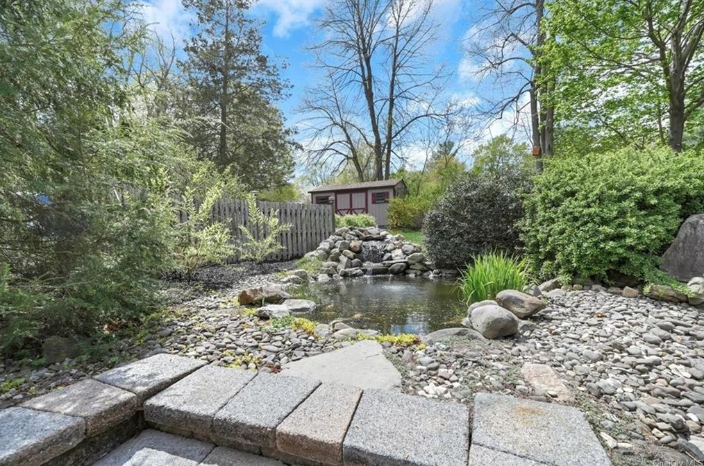 55 State Route 17m, Harriman NY  10926-3231 exterior