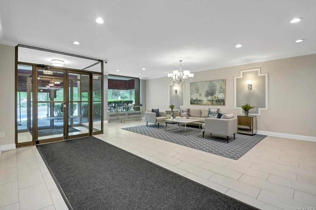 200 Diplomat Dr #2p, Mount Kisco, NY 10549