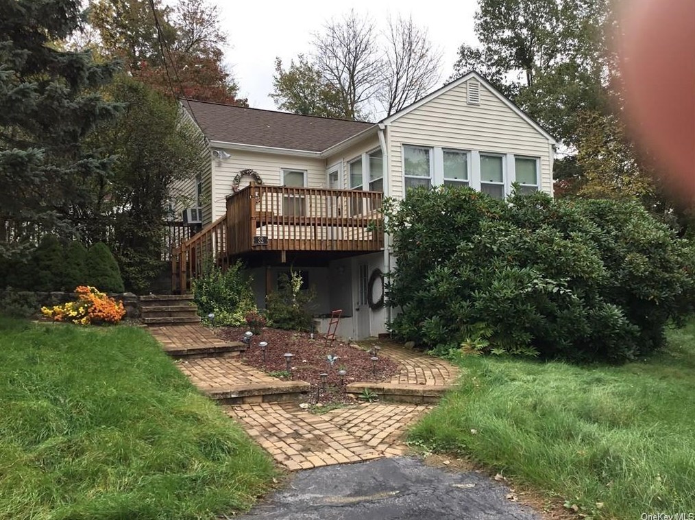 32 Highland Dr, Highland Mills, NY 10930