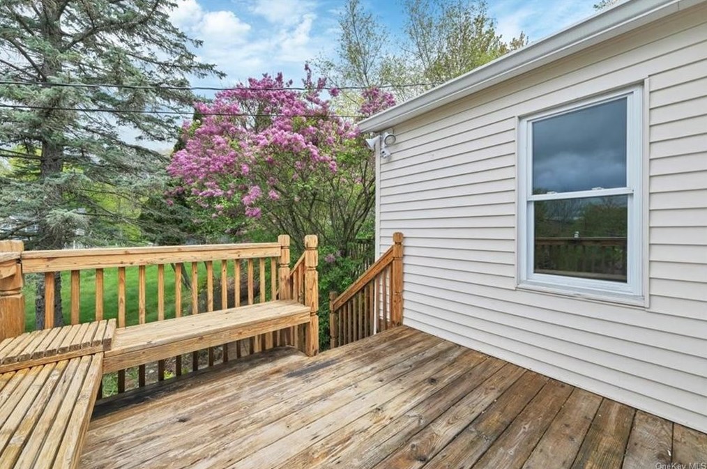 32 Highland Dr, Highland Mills NY  10930-2942 exterior