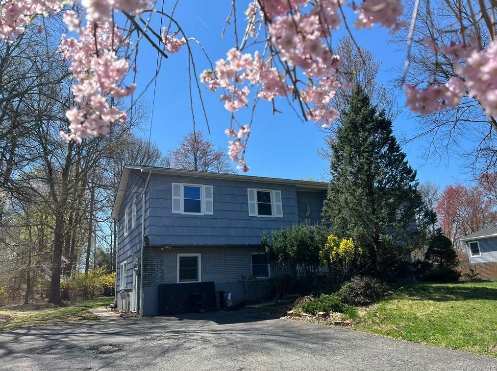 33 Kings Hwy, New City, NY 10956