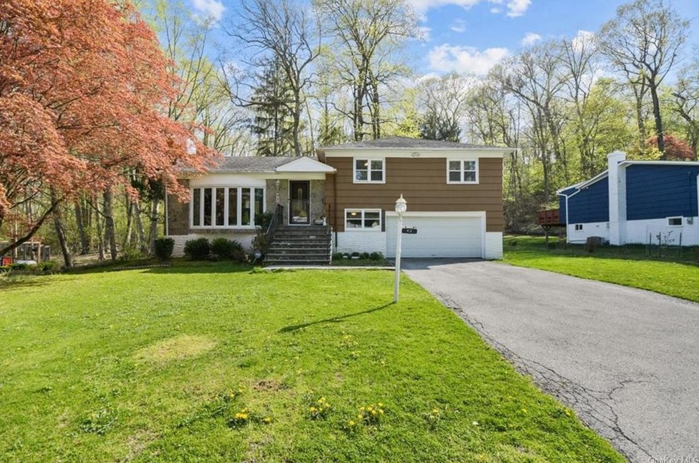 42 Dalewood Dr, Hartsdale, NY 10530