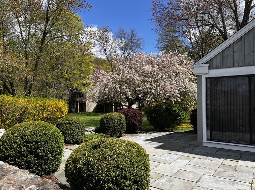7 Heritage Hills #a, Somers Town, NY 10589