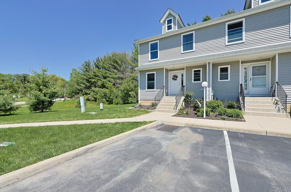 100 Boniface Dr #11a, Pine Bush, NY 12566