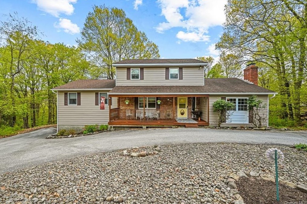 28 Mandy Ln, Washingtonville, NY 10992