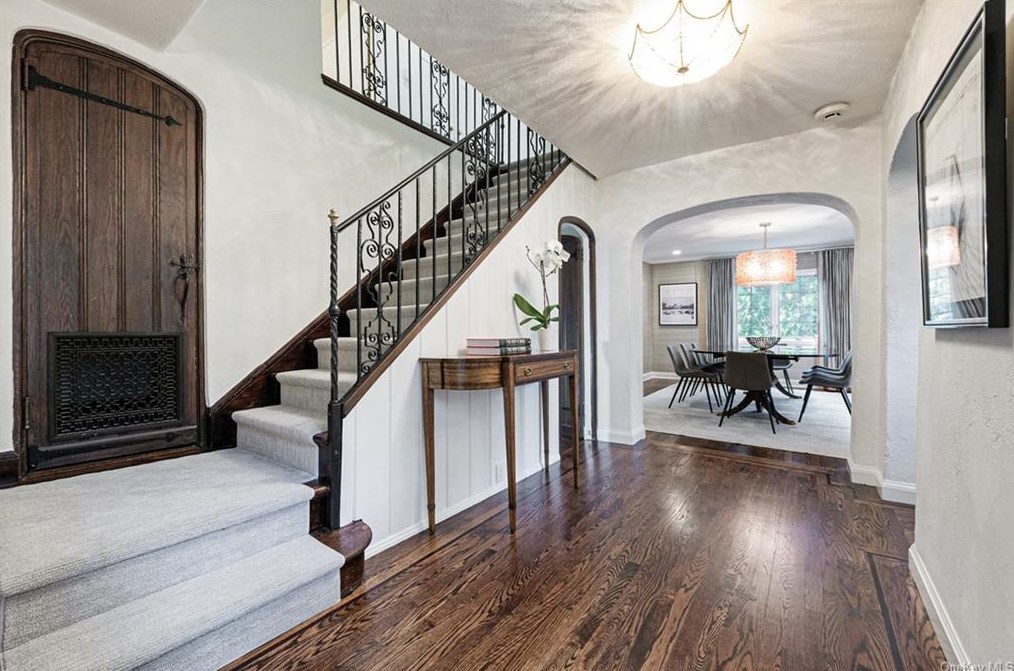 29 Oak Ln, Scarsdale, NY 10583